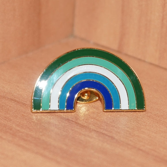 Vincian gay man pride rainbow-shaped small enamel pin